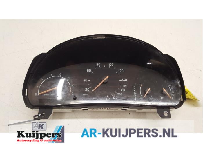 Instrument panel from a Saab 9-3 I (YS3D) 2.0t 16V 2000