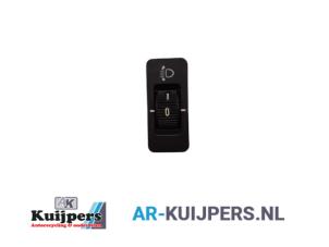 Usados Interruptor faro lhv BMW 5 serie (E39) 520i 24V Precio € 10,00 Norma de margen ofrecido por Autorecycling Kuijpers