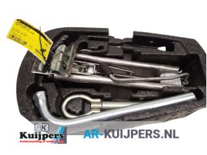 Gebrauchte Werkzeugsatz Seat Ibiza III (6L1) 1.4 16V 85 Preis € 35,00 Margenregelung angeboten von Autorecycling Kuijpers