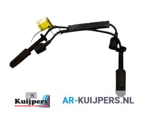 Used Spark plug cable set Mercedes SLK (R170) 2.0 200 16V Price € 20,00 Margin scheme offered by Autorecycling Kuijpers