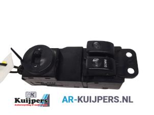 Usados Interruptor combinado de ventanillas Hyundai H-1/H-200 2.5 Tdi Precio € 12,00 Norma de margen ofrecido por Autorecycling Kuijpers