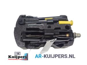 Usagé Kit d'outils Renault Megane (BA/SA) 1.6 16V Prix € 21,00 Règlement à la marge proposé par Autorecycling Kuijpers