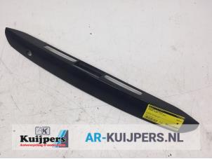 Used Tailgate handle Hyundai Accent 1.3i 12V Price € 15,00 Margin scheme offered by Autorecycling Kuijpers