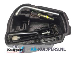 Used Tool set Seat Leon (1M1) 1.9 TDI 110 Price € 20,00 Margin scheme offered by Autorecycling Kuijpers