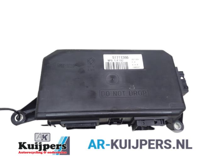 Używane Modul (rózne) Fiat Stilo (192A/B) 2.4 20V Abarth 3-Drs. Cena € 20,00 Procedura marży oferowane przez Autorecycling Kuijpers