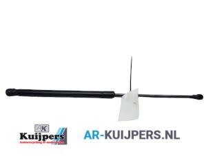 Used Rear gas strut, left Volkswagen Polo IV (9N1/2/3) 1.4 16V Price € 10,00 Margin scheme offered by Autorecycling Kuijpers