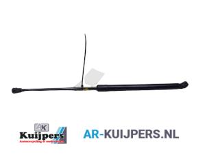 Used Rear gas strut, right Volkswagen Polo IV (9N1/2/3) 1.4 16V Price € 10,00 Margin scheme offered by Autorecycling Kuijpers