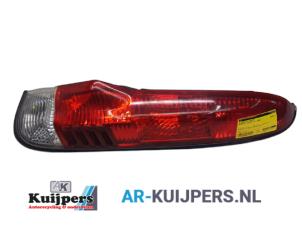 Używane Tylne swiatlo pozycyjne prawe Daihatsu Terios (J1) 1.3 16V DVVT 4x2 Cena € 19,00 Procedura marży oferowane przez Autorecycling Kuijpers