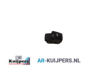 Used Electric window switch Renault Clio II (BB/CB) 1.4 Price € 10,00 Margin scheme offered by Autorecycling Kuijpers