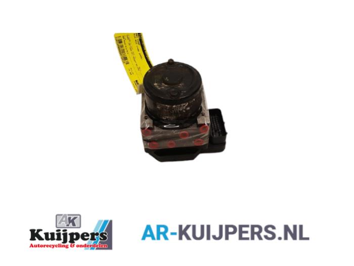 Used ABS pump Kia Rio II (DE) 1.5 CRDi VGT 16V Price € 40,00 Margin scheme offered by Autorecycling Kuijpers