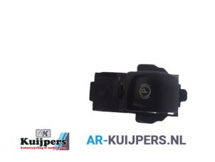Używane Przelacznik hamulca postojowego Opel Insignia 1.8 16V Ecotec Cena € 15,00 Procedura marży oferowane przez Autorecycling Kuijpers