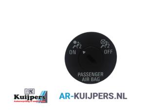 Usados Cierre airbag Opel Insignia 1.8 16V Ecotec Precio € 15,00 Norma de margen ofrecido por Autorecycling Kuijpers