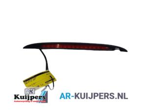 Używane Dodatkowe swiatlo stopu srodek Saab 9-3 I (YS3D) 2.0t 16V Ecopower Cena € 15,00 Procedura marży oferowane przez Autorecycling Kuijpers