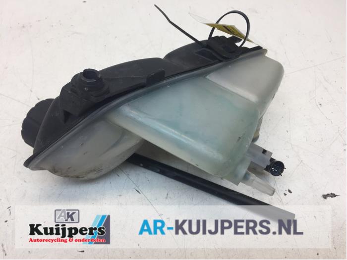 Expansion vessel from a Mercedes-Benz A (W168) 1.4 A-140 2000