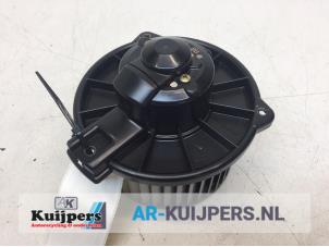Usados Motor de ventilador de calefactor Toyota Yaris Verso (P2) 1.3 16V Precio € 15,00 Norma de margen ofrecido por Autorecycling Kuijpers