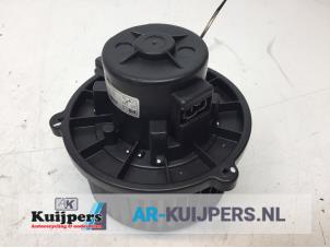 Usados Motor de ventilador de calefactor Kia Cerato 1.5 CRDi 16V Precio € 25,00 Norma de margen ofrecido por Autorecycling Kuijpers