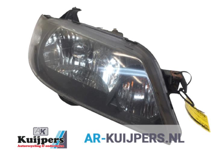 Używane Reflektor prawy Mazda 323 (BJ12) 1.6 16V Cena € 25,00 Procedura marży oferowane przez Autorecycling Kuijpers