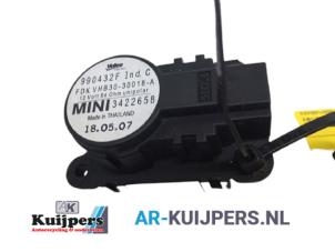 Usados Motor de válvula de calefactor Mini Mini (R56) 1.4 16V One Precio € 18,00 Norma de margen ofrecido por Autorecycling Kuijpers