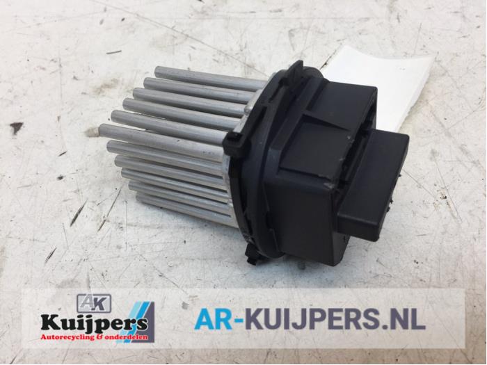 Heater resistor from a Peugeot 307 SW (3H) 1.6 HDiF 110 16V 2005