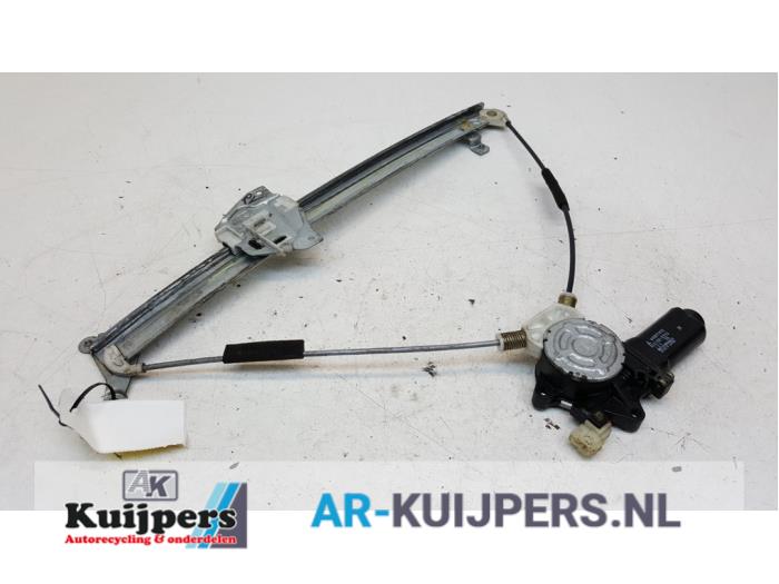 Window mechanism 2-door, front right from a Mitsubishi Pajero Hardtop (V1/2/3/4) 2.8 TD ic 1995