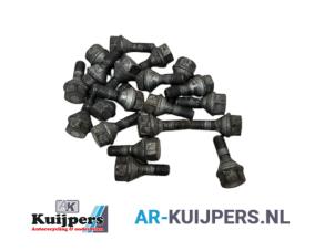 Used Set of wheel bolts Opel Movano Combi 2.2 DTI Price € 10,00 Margin scheme offered by Autorecycling Kuijpers
