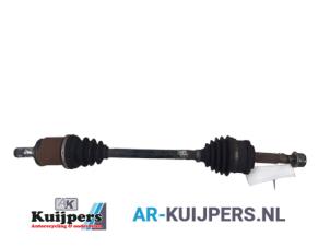 Usagé Arbre de transmission avant gauche Nissan Almera (N16) 1.5 16V Prix € 35,00 Règlement à la marge proposé par Autorecycling Kuijpers