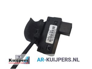 Używane Przelacznik elektrycznej szyby Fiat Punto Evo (199) 1.3 JTD Multijet 85 16V Euro 5 Cena € 15,00 Procedura marży oferowane przez Autorecycling Kuijpers