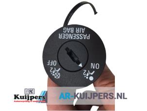 Usados Interruptor de airbag Opel Insignia Mk.I 1.8 Ecotec 16V Precio € 10,00 Norma de margen ofrecido por Autorecycling Kuijpers