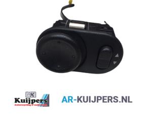 Używane Przelacznik lusterka Opel Meriva 1.8 16V Cena € 10,00 Procedura marży oferowane przez Autorecycling Kuijpers