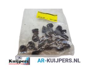 Used Set of wheel bolts Opel Movano (4A1; 4A2; 4B2; 4B3; 4C2; 4C3) 3.0 CDTI 16V Price € 10,00 Margin scheme offered by Autorecycling Kuijpers