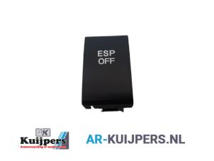 Usados Interruptor ESP Hyundai i30 Crosswagon (WWH) 1.6 CVVT 16V Precio € 15,00 Norma de margen ofrecido por Autorecycling Kuijpers