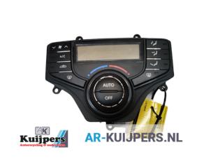Usagé Panneau climatronic Hyundai i30 Crosswagon (WWH) 1.6 CVVT 16V Prix € 95,00 Règlement à la marge proposé par Autorecycling Kuijpers
