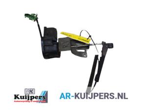 Usados Limpiaparabrisas de faros completo Saab 9-5 (YS3E) 3.0 t V6 24V Precio € 25,00 Norma de margen ofrecido por Autorecycling Kuijpers