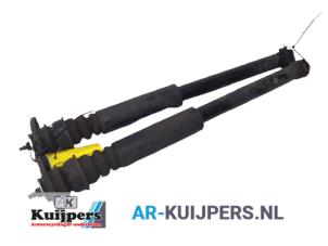 Used Shock absorber kit Kia Rio II (DE) 1.4 16V Price € 35,00 Margin scheme offered by Autorecycling Kuijpers