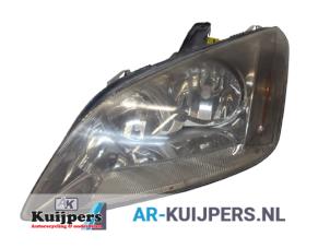 Used Headlight, left Ford Focus C-Max 1.6 TDCi 16V Price € 29,00 Margin scheme offered by Autorecycling Kuijpers