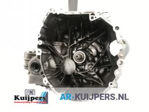 Usados Caja de cambios Renault Koleos I 2.5 16V Precio € 450,00 Norma de margen ofrecido por Autorecycling Kuijpers
