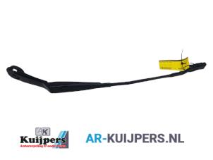 Used Front wiper arm Ford Focus 3 Wagon 1.5 TDCi Price € 12,00 Margin scheme offered by Autorecycling Kuijpers