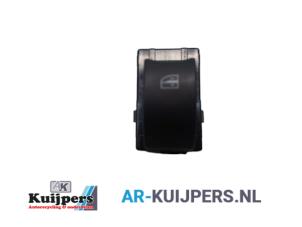 Używane Przelacznik elektrycznej szyby Renault Koleos I 2.5 16V Cena € 10,00 Procedura marży oferowane przez Autorecycling Kuijpers