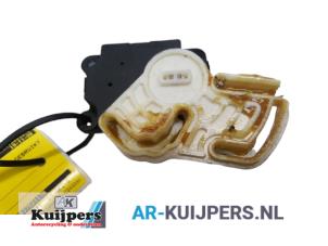Usados Motor de válvula de calefactor Renault Koleos I 2.5 16V Precio € 25,00 Norma de margen ofrecido por Autorecycling Kuijpers