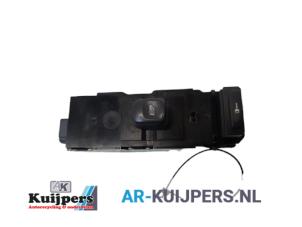 Usados Interruptor de ventanilla eléctrica Volvo V70 (SW) 2.4 D5 20V Precio € 19,00 Norma de margen ofrecido por Autorecycling Kuijpers