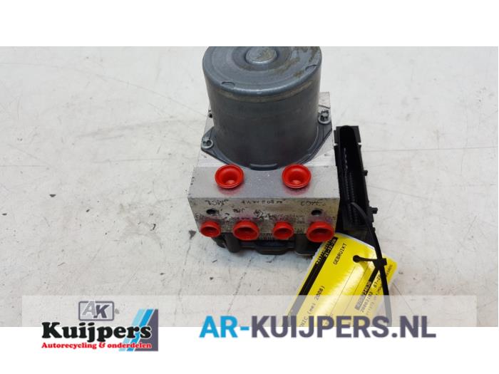Gebrauchte ABS Pumpe Renault Grand Scénic II (JM) 2.0 16V Turbo Preis € 30,00 Margenregelung angeboten von Autorecycling Kuijpers