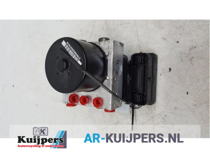 Usagé Bloc ABS Opel Combo 1.3 CDTI 16V ecoFlex Prix € 50,00 Règlement à la marge proposé par Autorecycling Kuijpers