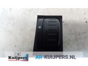 Używane Przelacznik reflektora LHV Subaru Forester (SH) 2.0D Cena € 15,00 Procedura marży oferowane przez Autorecycling Kuijpers