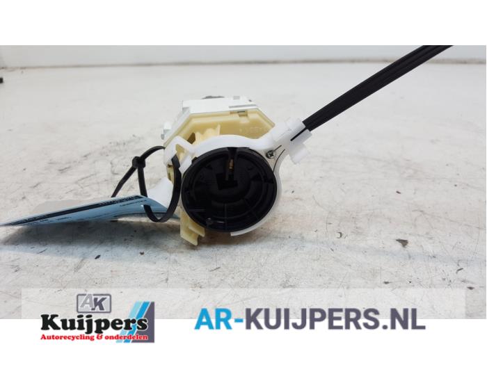 Heater switch from a Toyota Yaris II (P9) 1.3 16V VVT-i 2006