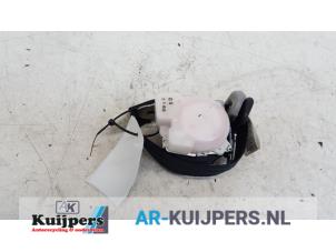 Used Rear seatbelt tensioner, right Toyota Yaris II (P9) 1.3 16V VVT-i Price € 25,00 Margin scheme offered by Autorecycling Kuijpers