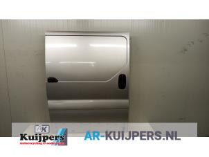 Używane Drzwi zaladunkowe pojazdu dostawczego bok Opel Vivaro 2.5 DTI 16V Cena € 130,00 Procedura marży oferowane przez Autorecycling Kuijpers