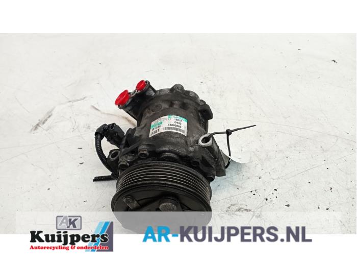 Usagé Pompe clim Opel Combo 1.3 CDTI 16V ecoFlex Prix € 20,00 Règlement à la marge proposé par Autorecycling Kuijpers