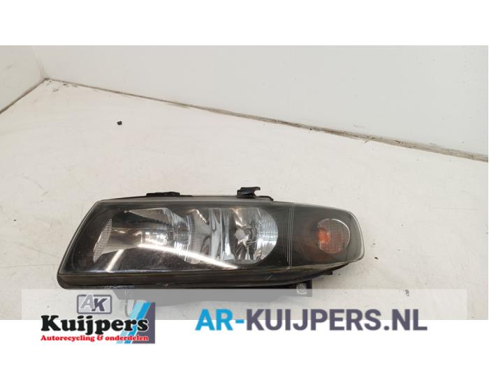 Używane Reflektor lewy Seat Toledo (1M2) 1.6 Cena € 25,00 Procedura marży oferowane przez Autorecycling Kuijpers