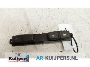 Used Central locking switch Fiat Idea (350AX) 1.4 16V Price € 25,00 Margin scheme offered by Autorecycling Kuijpers