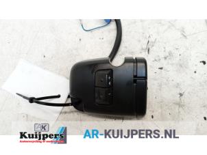 Used Steering wheel mounted radio control Toyota Yaris (P1) 1.4 D-4D Price € 20,00 Margin scheme offered by Autorecycling Kuijpers